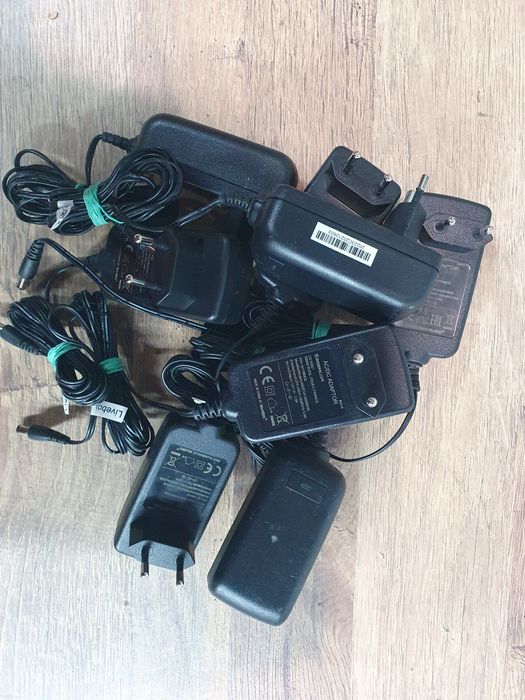 Блок живлення питання зарядка 12в/2а 24ват Sagemcom оригінал