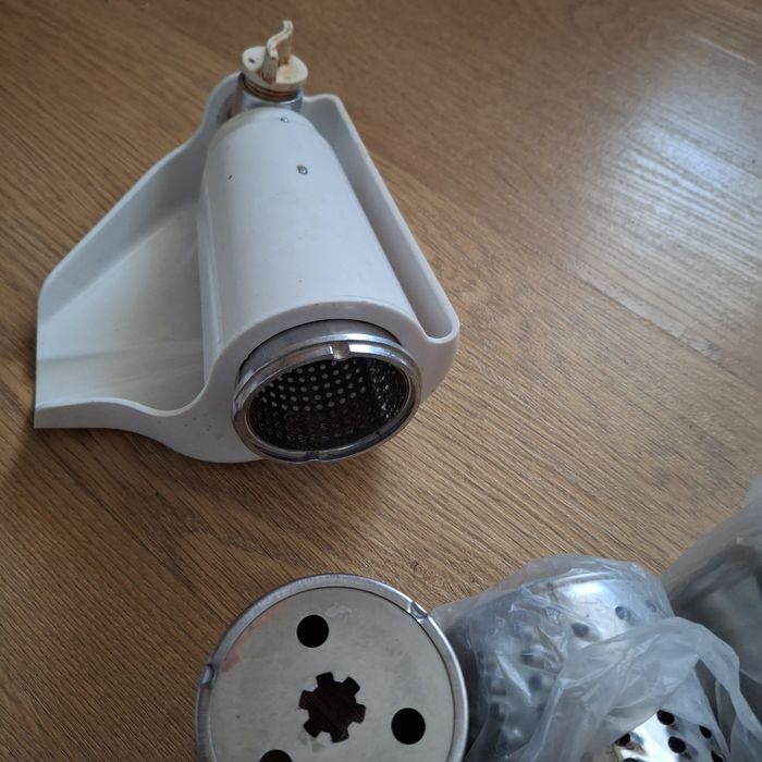 Мясорубка DELFA із насадками,  бв