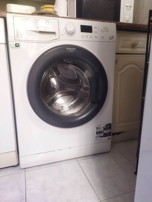 Máquina lavar roupa hotpoint Ariston, para reparação, muito bom estado