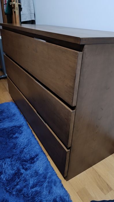 Cómoda de madeira maciça