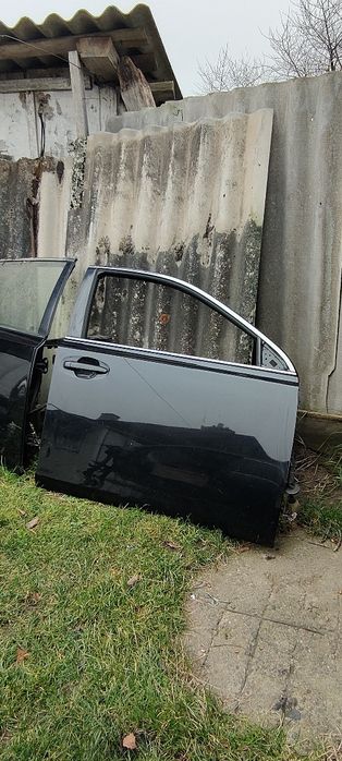 Двері чорні Subaru outback b14 Legacy Колір D4S  CRYSTAL BLACK SILICA