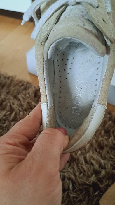 Buty r 40 Nessi beżowe