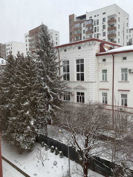 Оренда 3 кімнатної  квартири по вул. Мечникова 18