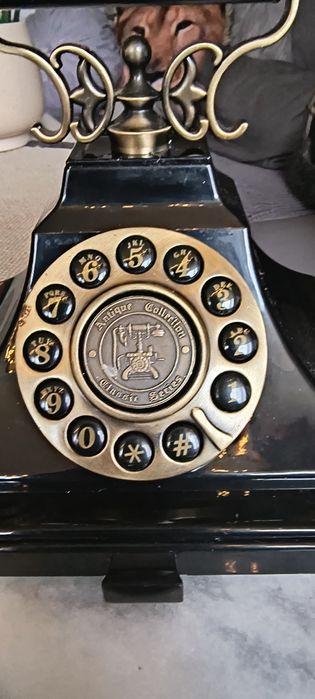 Telefon stacjonarny Retro w starym stylu.