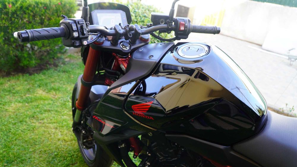 Honda CB750 Hornet 2023 – Apenas 8897 Km - Oportunidade
