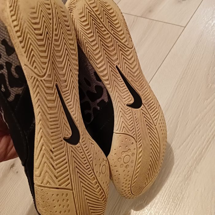 Halówki Nike 38, wkł.24cm