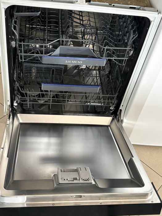 Посудомийна машина Siemens SN53HS30AE/04
