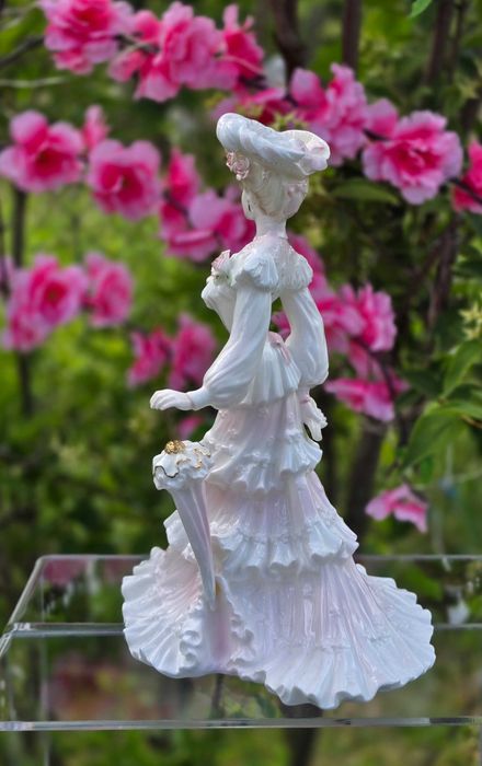 Porcelanowa figurka Lady Alice