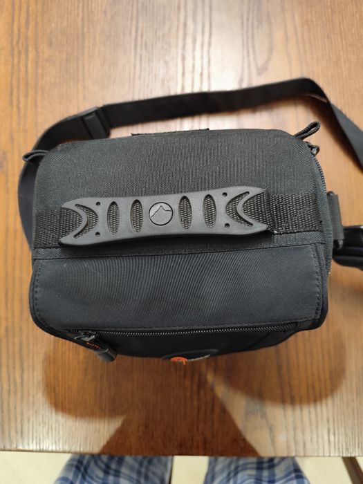 Сумка для фотоапарата LOWEPRO Nova mini AW
-Оригінал
-Стан нової(Без с