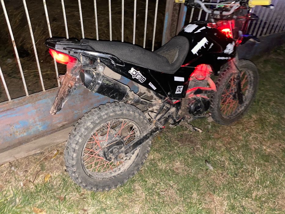 Мотоцикл loncin pruss 200