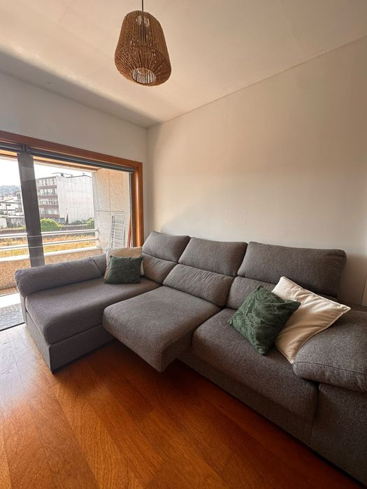 Sofá cinza c/ chaise longe  OK SOFAS