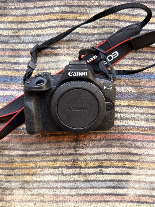 Câmara Canon r50