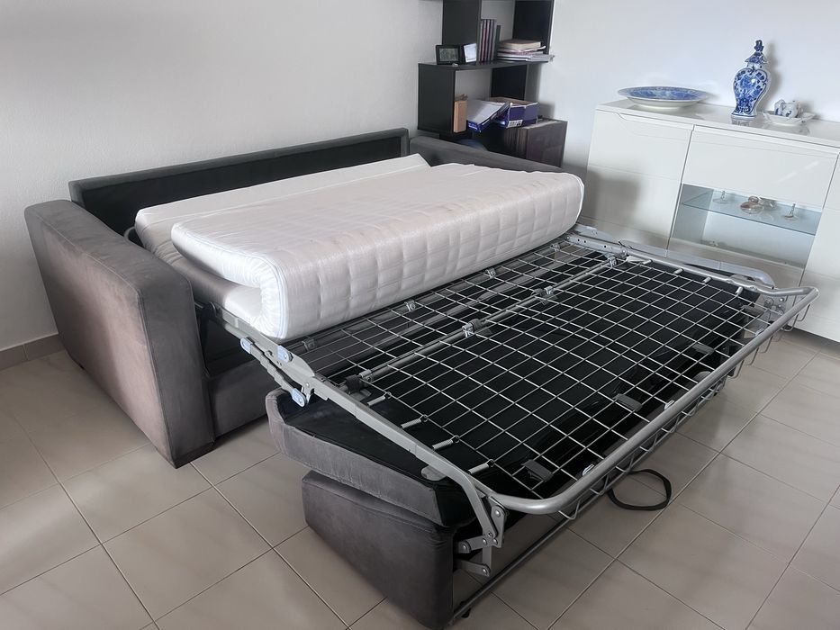 Sofá cama cinzento