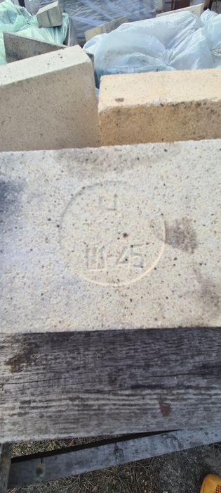 Для камінів  та печей Цегла жаростійка