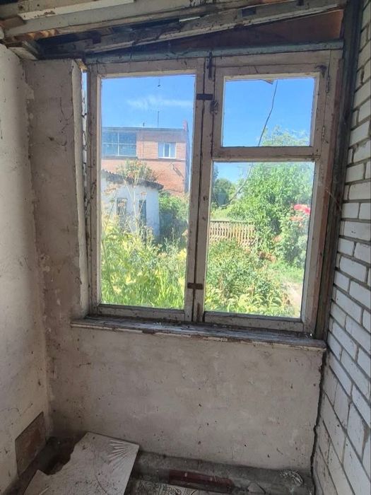 Продаж частини будинку під реконструкцію в центрі міста