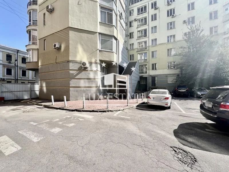 Продажа помещения офис 215 м2, м Конституции, пер Лопатинский, Харьков