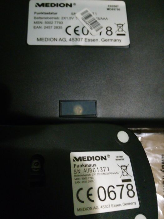 Безпровідна дистанційна клавіатура та миша  medion