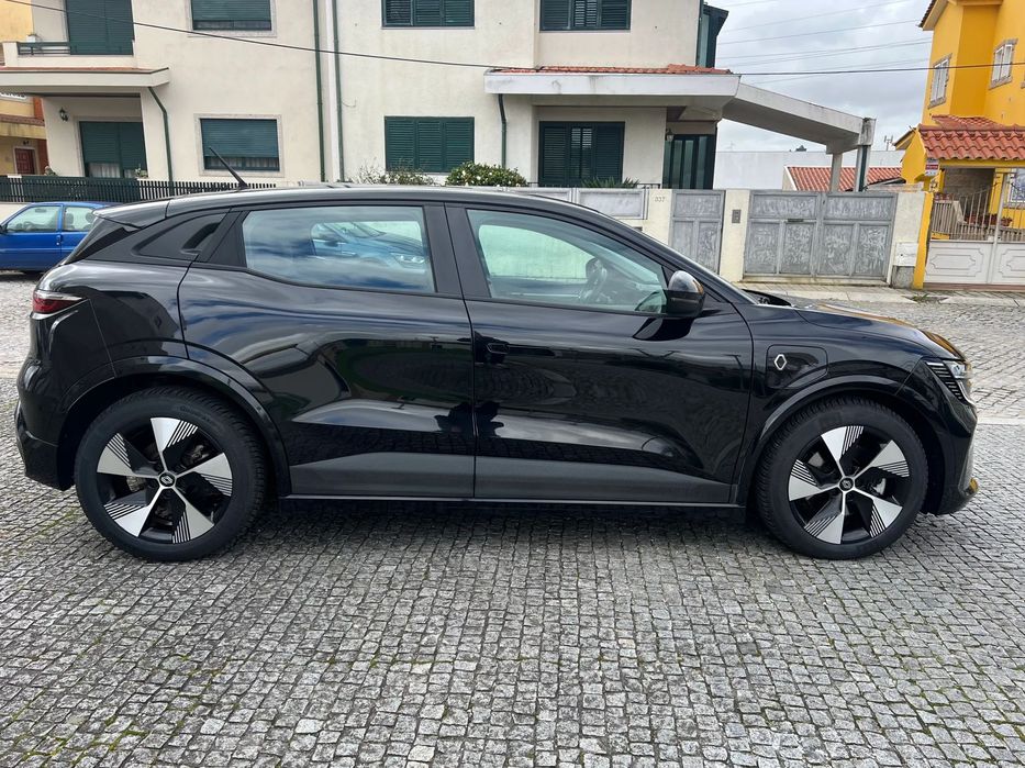 Renault Mégane E-Tech EV60 220hp optimum charge Equilibre