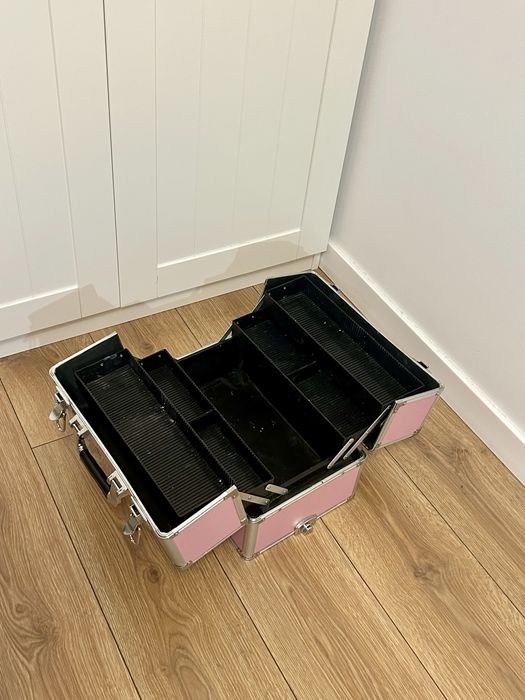 Koferek kosmetyczny walizka na kółkach
