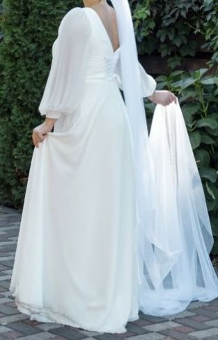 Весільна сукня біла