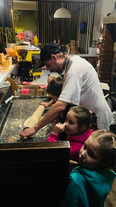 Продам приміщенння з технікою та меблями