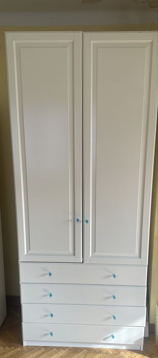 Biała szafa IKEA