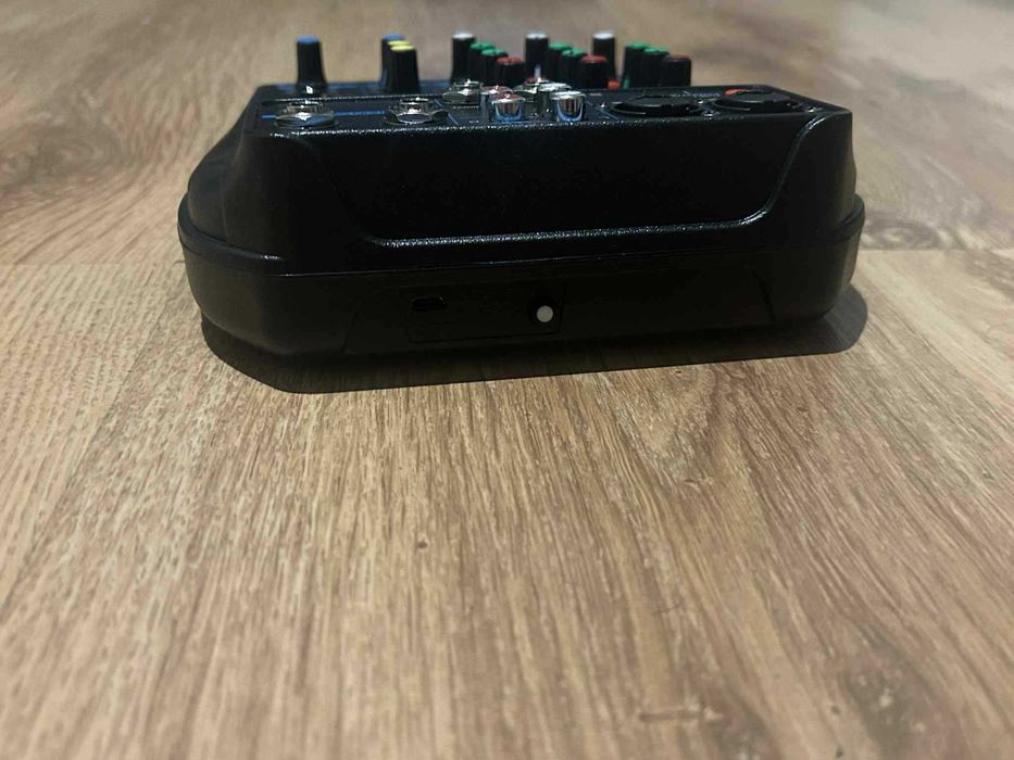 Nowy mikser audio 4-kanałowy  + efekty - idealny do streamów i nagrań