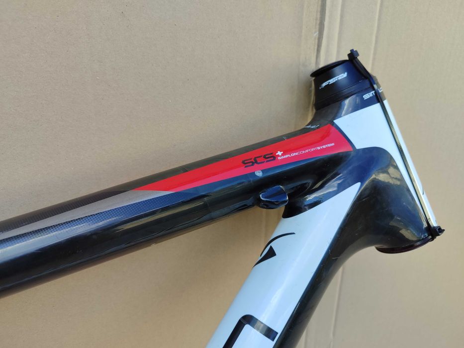 Lekka Rama Simplon Gravity Carbon Koła 26" Roz. 49cm C-T