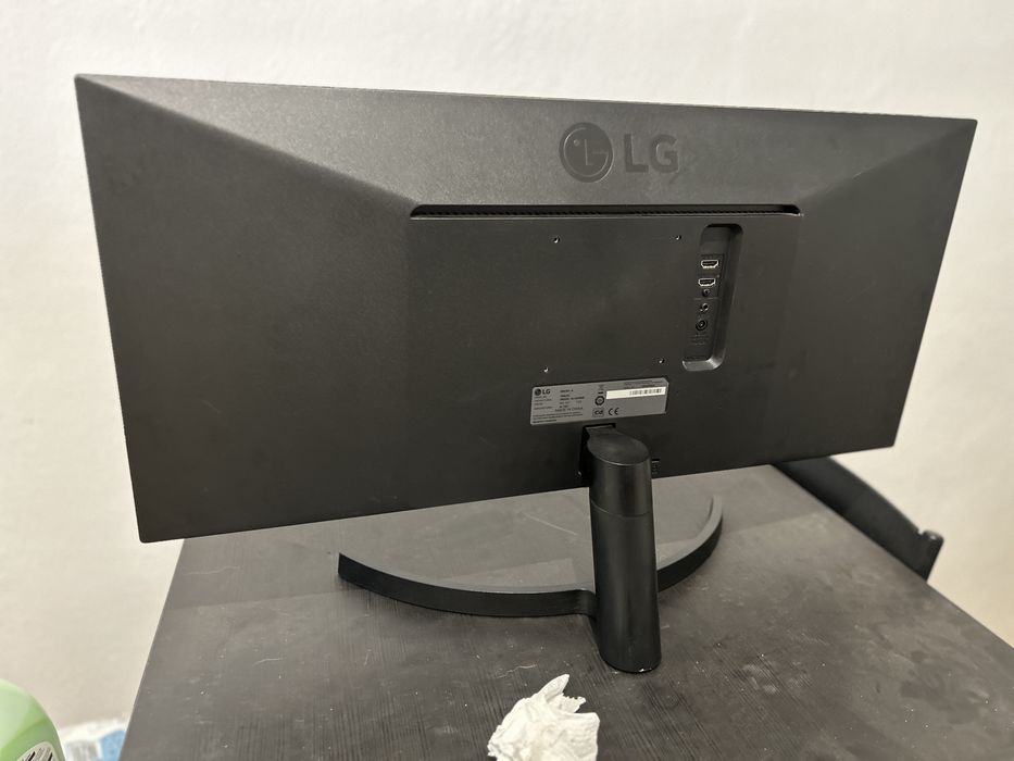 Monitor LG 29” UltraWide IPS 29WL500-B – Excelente Estado