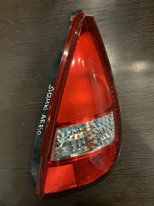 Задний фонарь (стоп) на suzuki aerio