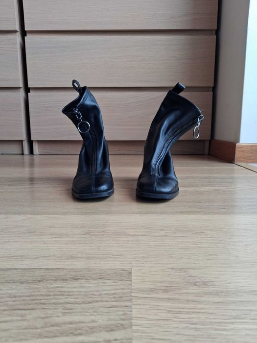 Botas com fecho à frente e biqueria quadrada da Stradivarius