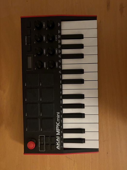 Controlador Midi Akai MPK mini