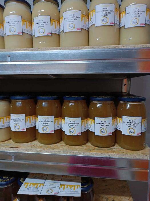 Sprzedaż Miodu z Własnej Pasieki.