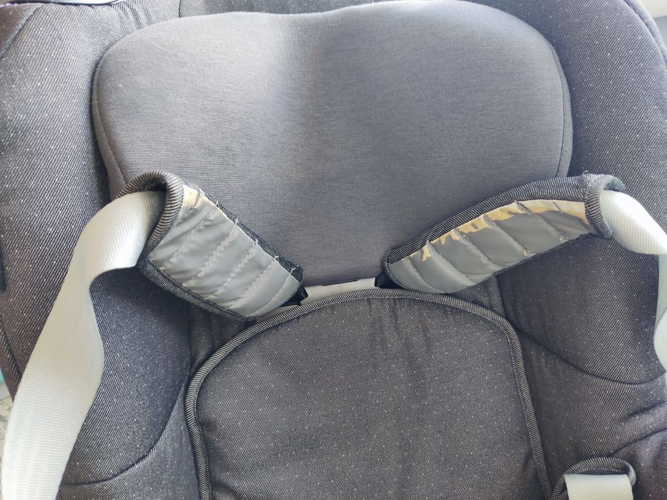 Продам  автокрісло під ремені безпеки MAXI COSI TOBI (9-18 kg)