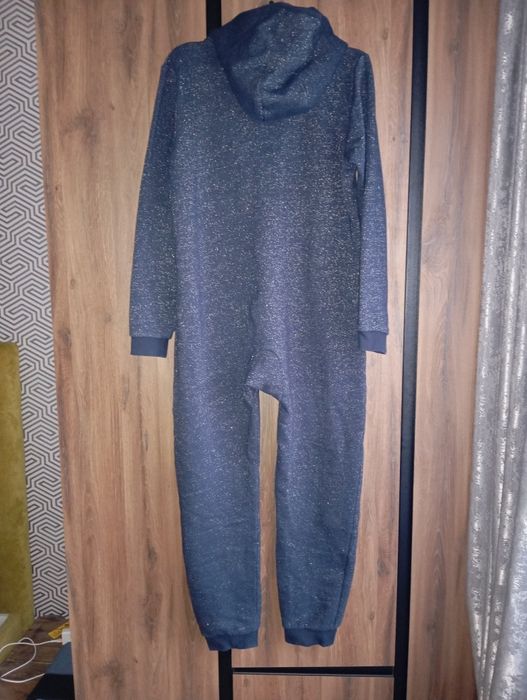 Продам тёплый комбинезон.