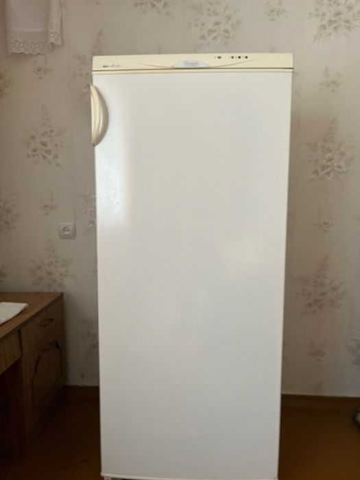 Продаю морозильную камеру