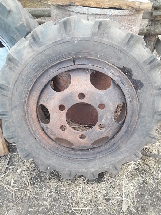 Продам колесо в гарном стані 5 тис гр