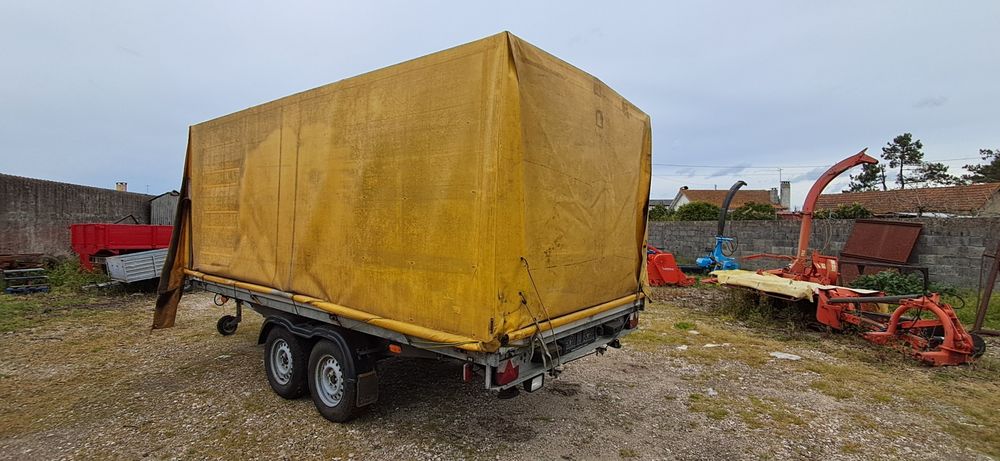Reboque de mercadorias marca Daltec 3500 kgs