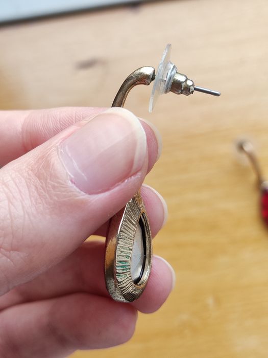 Brincos em forma de lágrima vermelhos Parfois