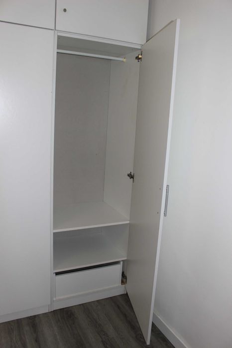 Roupeiro branco moderno