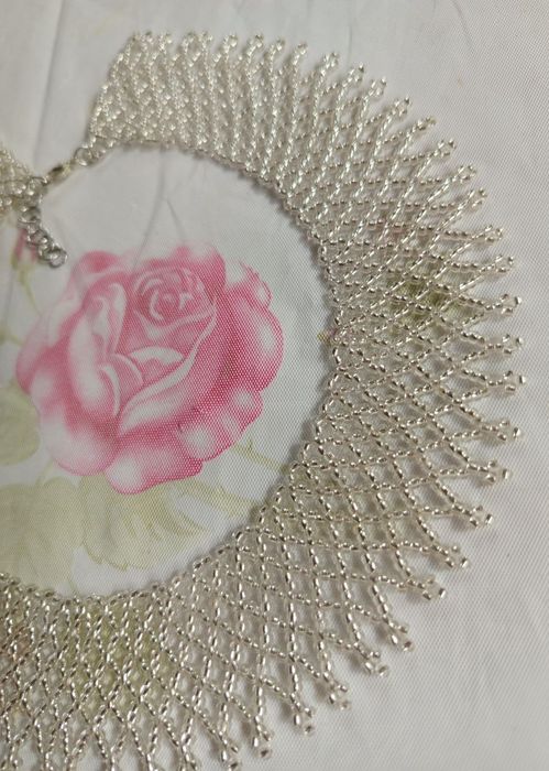 Силянки прикраси на шию з бісеру ручної робити