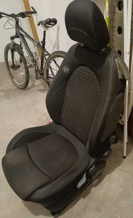 Banco Alfa Romeo Mito frente