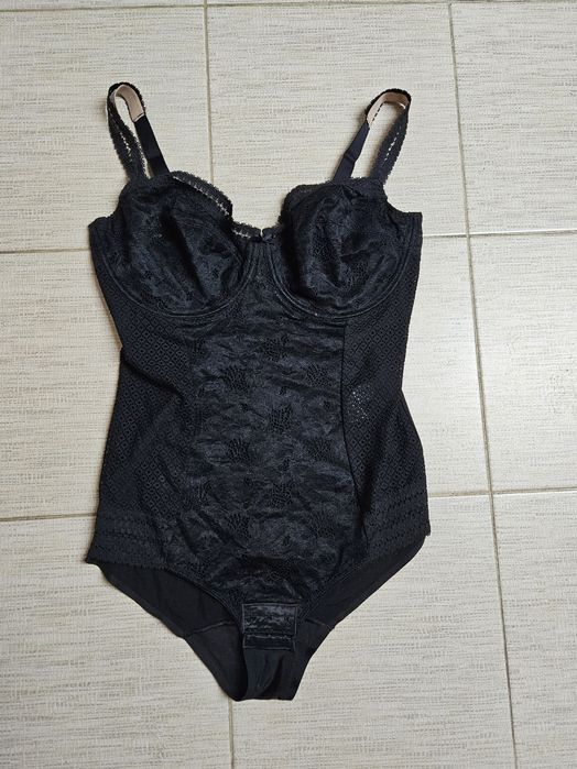 koronkowe body z fiszbinami Chantelle 85E