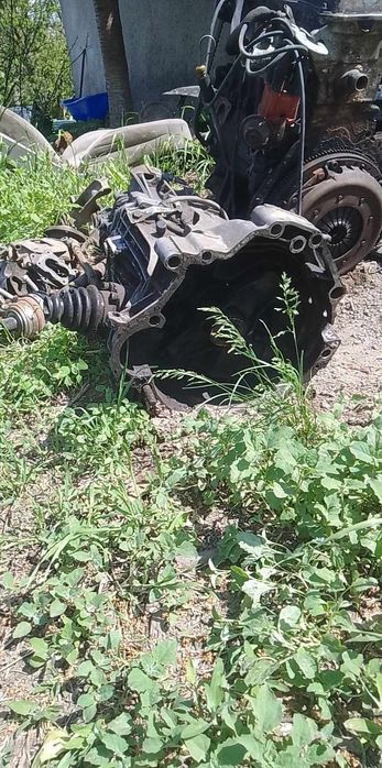 Двигун + кпп + комплектуюче