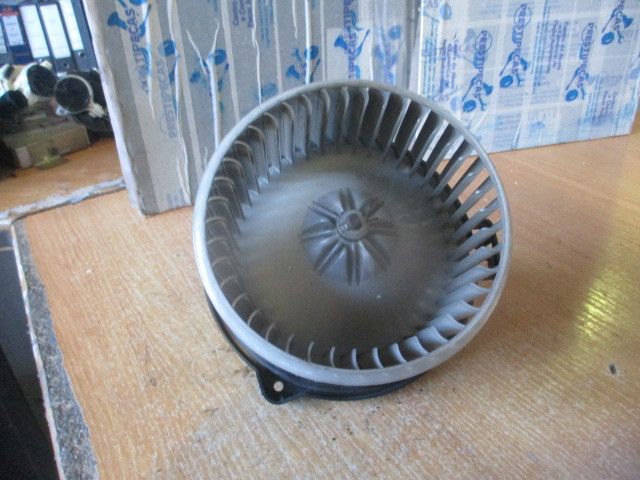 Motor da chauffage / sofagem TOYOTA Corolla Verso (ZER_, ZZE12_, R1_)