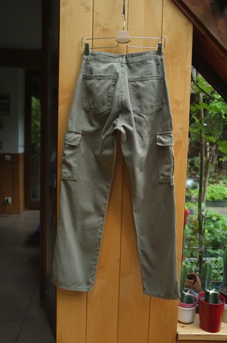 Stradivarius STR spodnie cargo bojówki wysoki stan militarne khaki