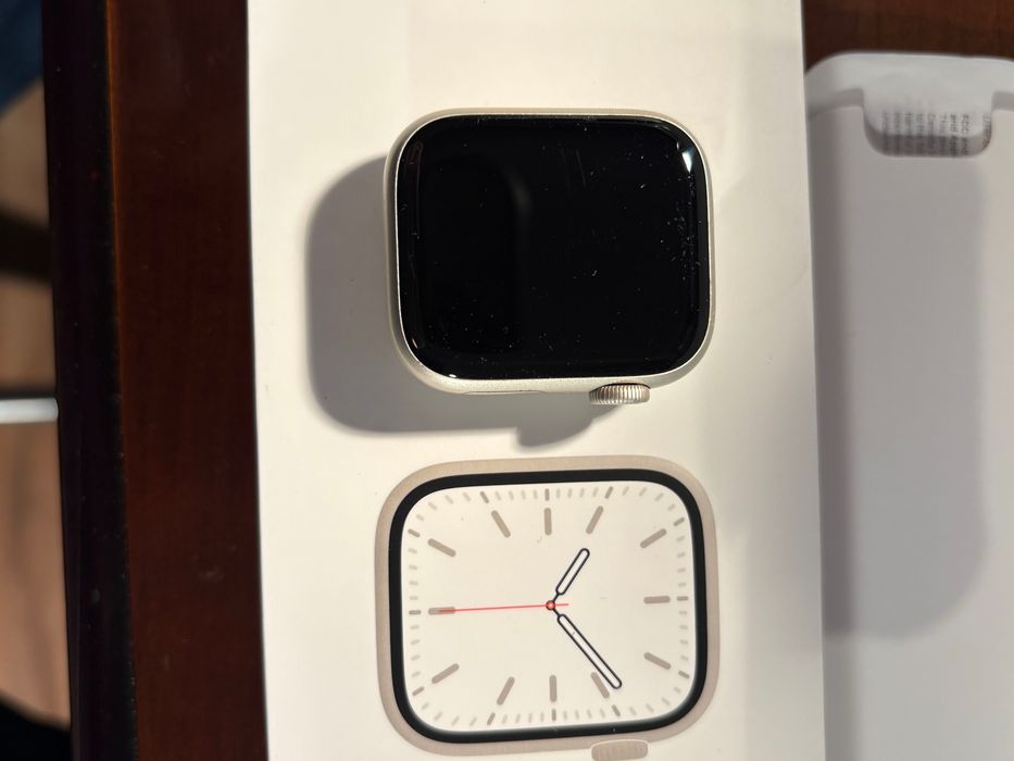 Apple Watch 7, 41 mm, super stan, komplet