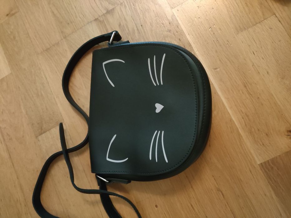 Czarna torebka kotek