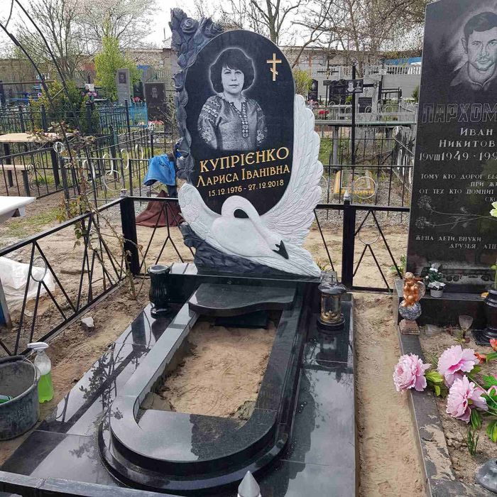 Гранитные памятники любой сложности без предоплаты