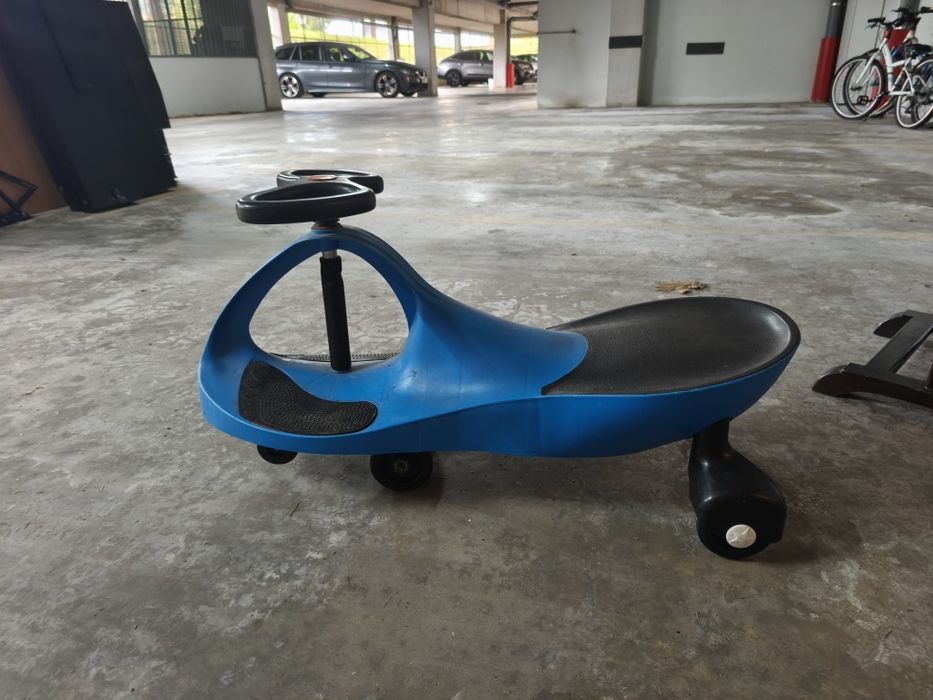 Triciclo para criança como novo .